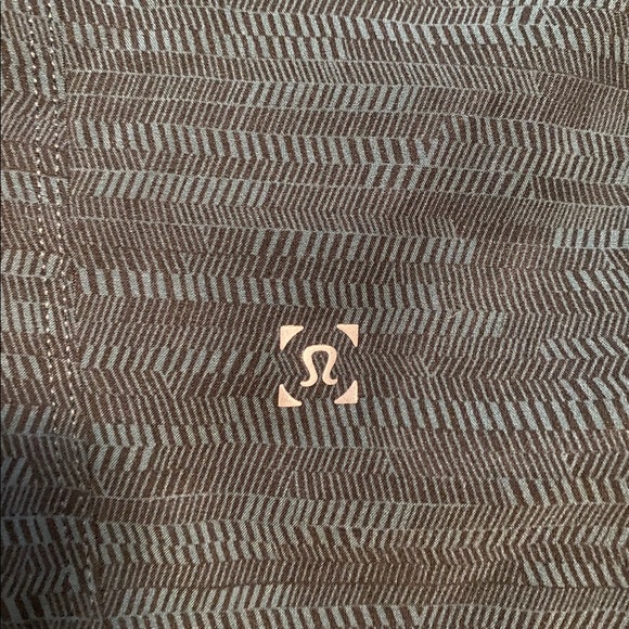 Lululemon Men’s Shorts - Picture 5 of 5